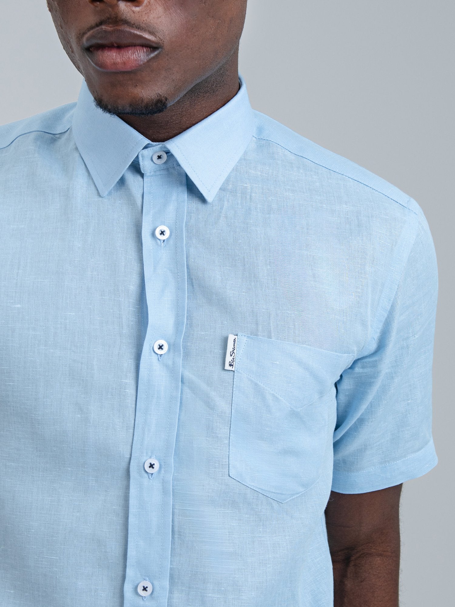 LINEN SHIRT SHORT SLEEVE - LIGHT BLUE